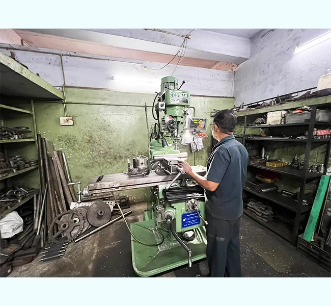 gear-manufacturer-precision-engineering-gear-solutions-worm-worm-shaft-spiral-bevel-spur-gear-helical-gear-roller-cnc-machining-vmc-machining-metal-sheet-work-machine-fabrication-food-industry-gears-paper-industry-gears-beverage-industry-g--1724402166